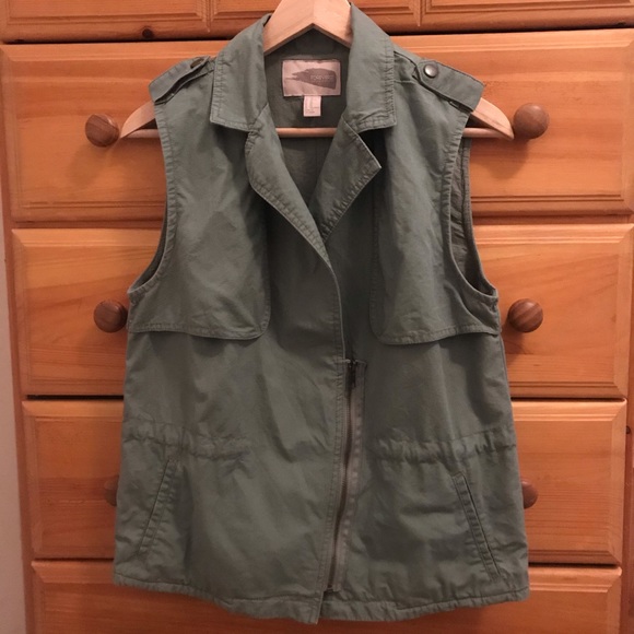 Green Vest - Picture 1 of 6